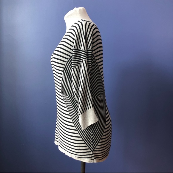 Jaclyn Smith Striped Geometric XL Sweater Black Cream Top - Picture 2 of 8